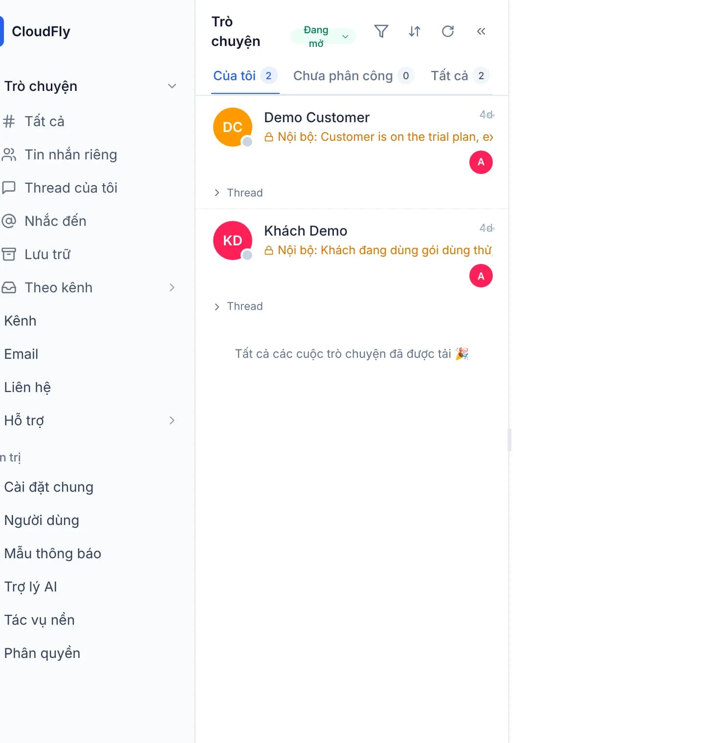Cột hàng đợi thu về một kênh demo: tiêu đề Trò chuyện kèm huy hiệu trạng thái Đang mở, hàng tab Của tôi, Chưa phân công, Tất cả, và hai dòng hội thoại demo bên dưới